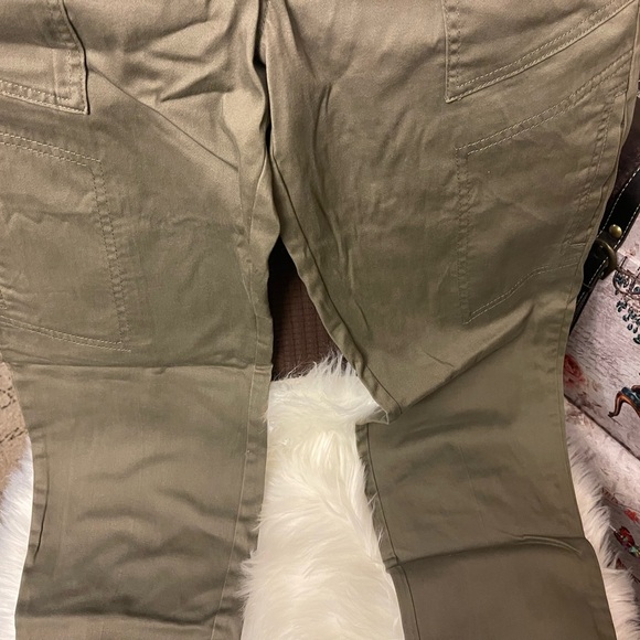 NWT- Juniors jolt jeans size 13 really nice green color - Picture 5 of 6